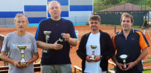 Víťazi turnaja jednotlivcov nad 40 rokov (1. Balciar, 2. Cerovský J, 3. Čermák / Majer)